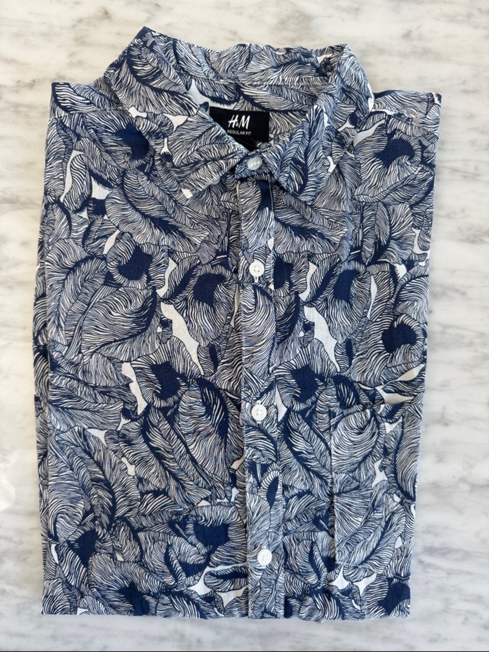 H&M Navy & White Floral leaf -Print long Sleeve Button-Down. M
